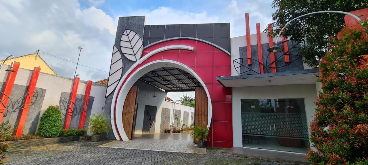 Oyo 90831 Hotel Gardenia Prambanan Solo Εξωτερικό φωτογραφία