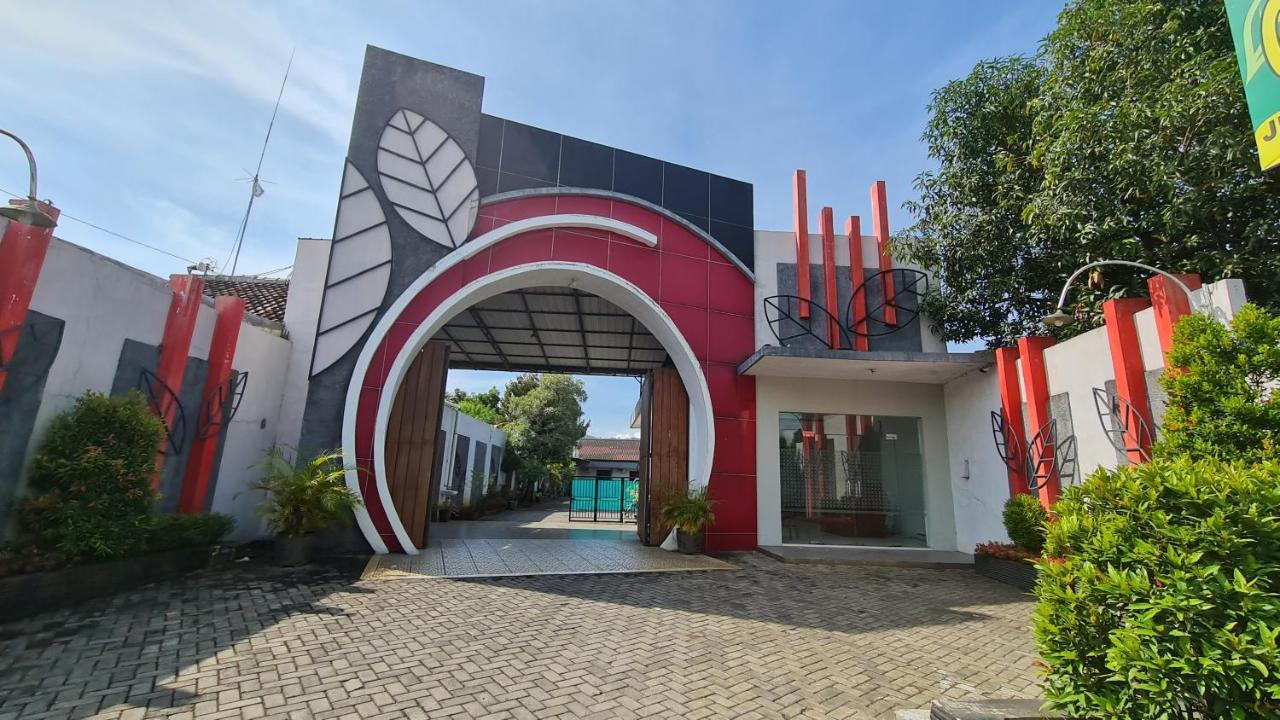 Oyo 90831 Hotel Gardenia Prambanan Solo Εξωτερικό φωτογραφία