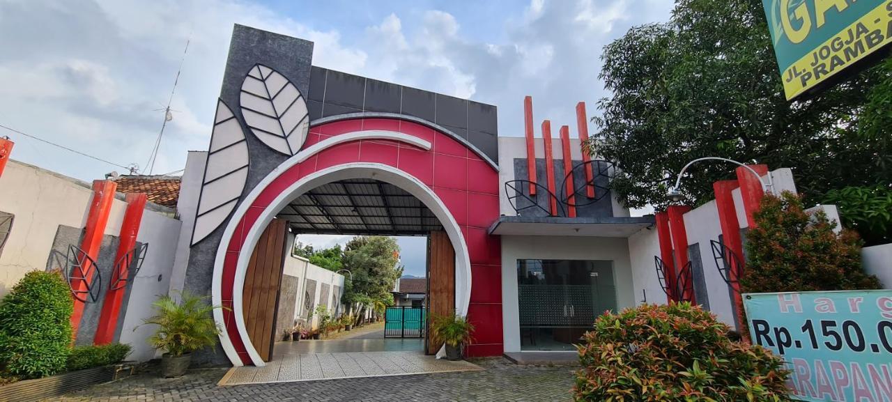 Oyo 90831 Hotel Gardenia Prambanan Solo Εξωτερικό φωτογραφία