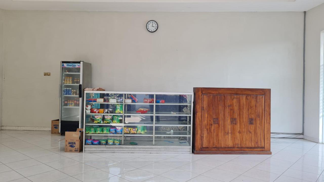 Oyo 90831 Hotel Gardenia Prambanan Solo Εξωτερικό φωτογραφία