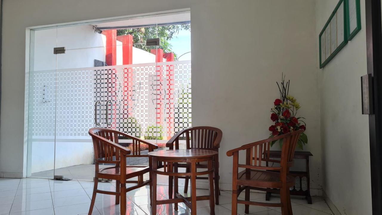 Oyo 90831 Hotel Gardenia Prambanan Solo Εξωτερικό φωτογραφία